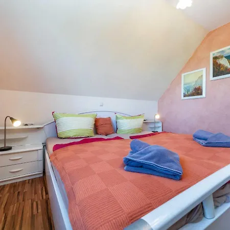 Apartment Faehrmann *